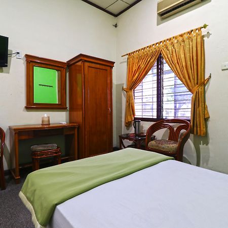 Hotel Sumatera Medan Esterno foto