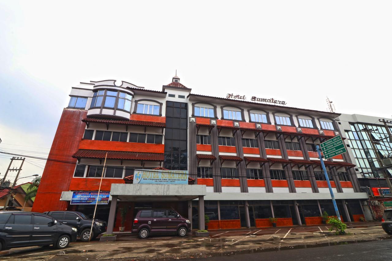 Hotel Sumatera Medan Esterno foto