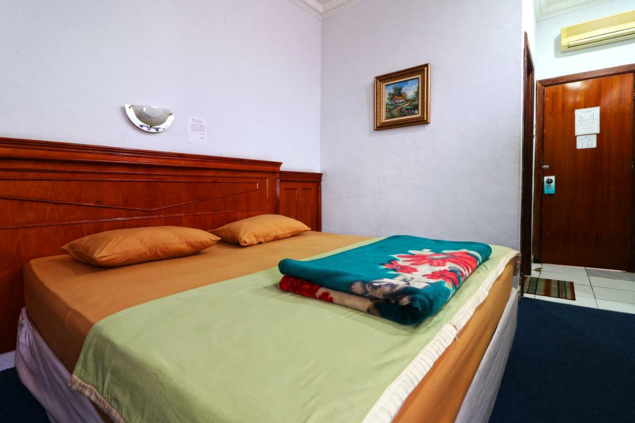 Hotel Sumatera Medan Esterno foto