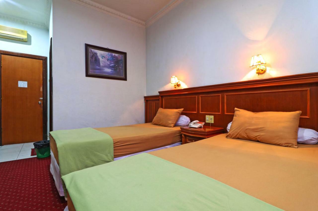 Hotel Sumatera Medan Esterno foto