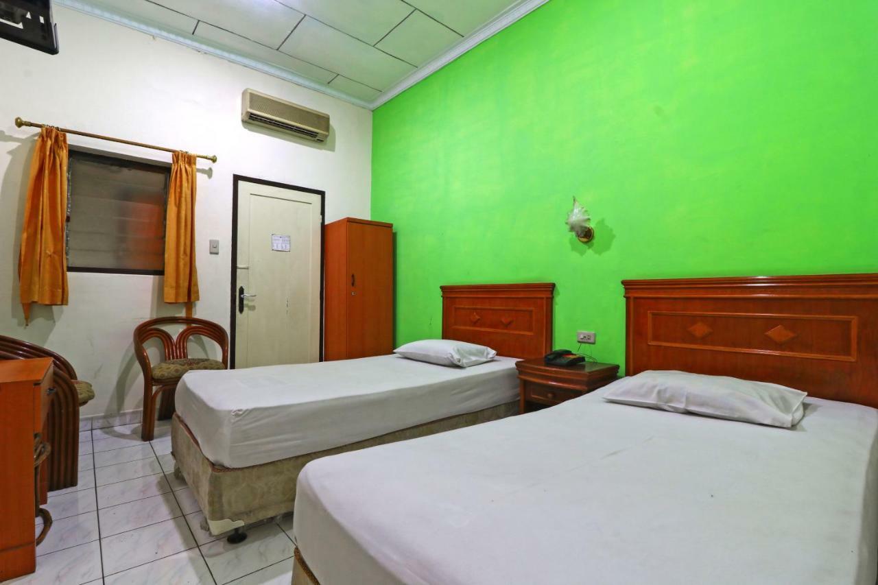 Hotel Sumatera Medan Esterno foto